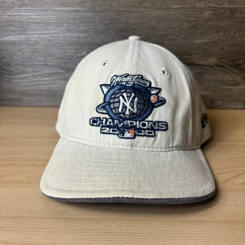 Vintage New York Yankees Hat Cap Strap Back Beige MLB Baseball World Series 2000